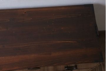 アンティーク家具　前面欅材　玉杢　丸金具　古い木製のシンプルなアンティーク衣装箪笥(チェスト)