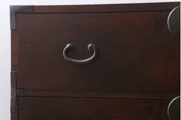 アンティーク家具　前面欅材　玉杢　丸金具　古い木製のシンプルなアンティーク衣装箪笥(チェスト)