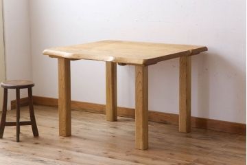 中古　栗材製!明るい木味のスクエアダイニングテーブル(定価約17万円)