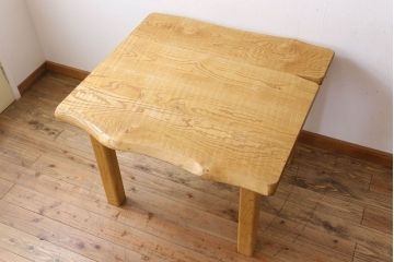 中古　栗材製!明るい木味のスクエアダイニングテーブル(定価約17万円)