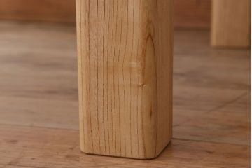 中古　栗材製!明るい木味のスクエアダイニングテーブル(定価約17万円)