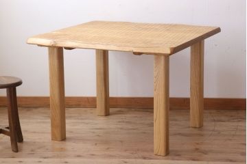 中古　栗材製!明るい木味のスクエアダイニングテーブル(定価約17万円)