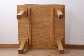 中古　栗材製!明るい木味のスクエアダイニングテーブル(定価約17万円)