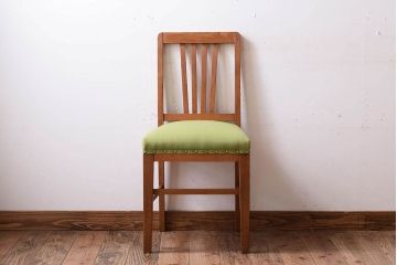アンティーク家具　クッション座面　ブナ材製のシンプルなアンティークチェア
