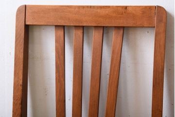 アンティーク家具　クッション座面　ブナ材製のシンプルなアンティークチェア