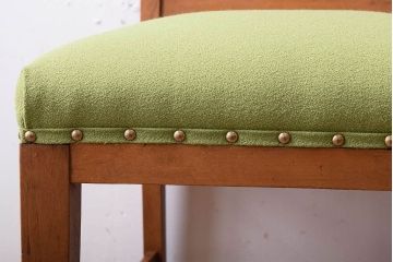 アンティーク家具　クッション座面　ブナ材製のシンプルなアンティークチェア