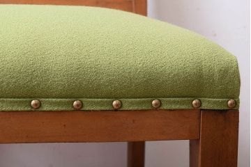 アンティーク家具　クッション座面　ブナ材製のシンプルなアンティークチェア