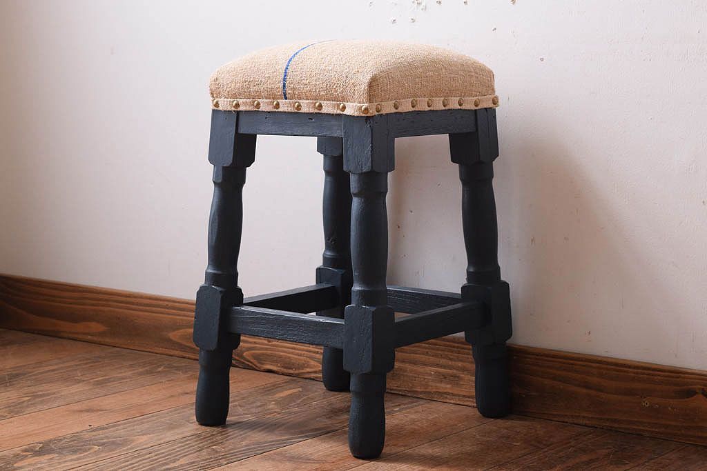 アンティーク家具　アンティークリネン座面!古い木製のクッション座面角スツール