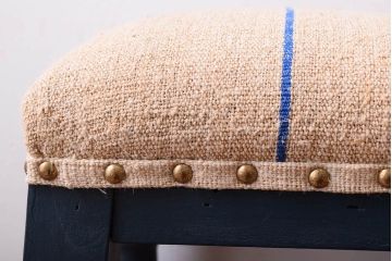 アンティーク家具　アンティークリネン座面!古い木製のクッション座面角スツール