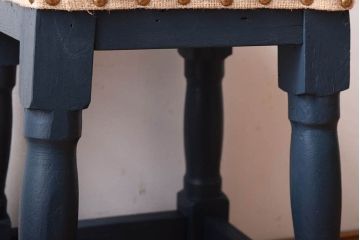 アンティーク家具　アンティークリネン座面!古い木製のクッション座面角スツール