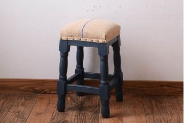 アンティーク家具　アンティークリネン座面!古い木製のクッション座面角スツール