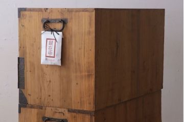 アンティーク家具　古民具・骨董　明治〜大正期　金具の意匠が優れた重ね衣装箪笥