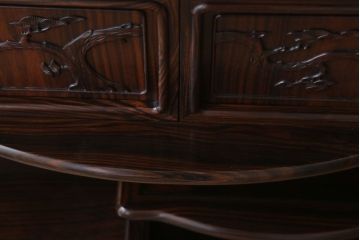 アンティーク家具　唐木・黒檀材!上品なアンティーク飾り棚(茶棚)
