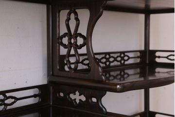 アンティーク家具　唐木・黒檀材!上品なアンティーク飾り棚(茶棚)