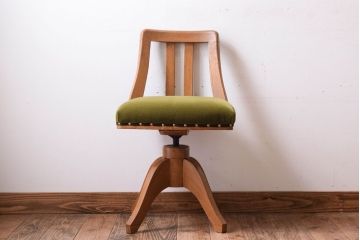 レトロ家具　古いナラ材のレトロな回転椅子(ドクターチェア)