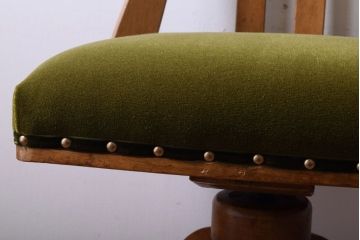 レトロ家具　古いナラ材のレトロな回転椅子(ドクターチェア)