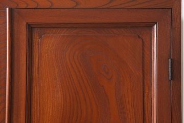 アンティーク家具　前面欅材　漆塗り　作りの良い和製アンティークワードローブ(洋服箪笥)