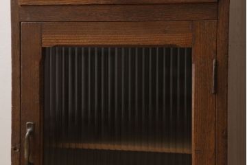 アンティーク家具　モールガラス入り!栓材製サイドテーブル(収納棚)