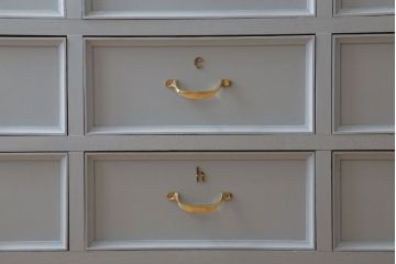 アンティーク家具　水色グレーペイント!おしゃれなローチェスト(ローボード)