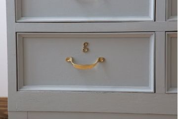 アンティーク家具　水色グレーペイント!おしゃれなローチェスト(ローボード)