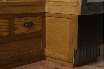 レトロ家具　アンティーク　レトロなデザイン!タバコ屋のRガラスショーケース(ガラスケース)