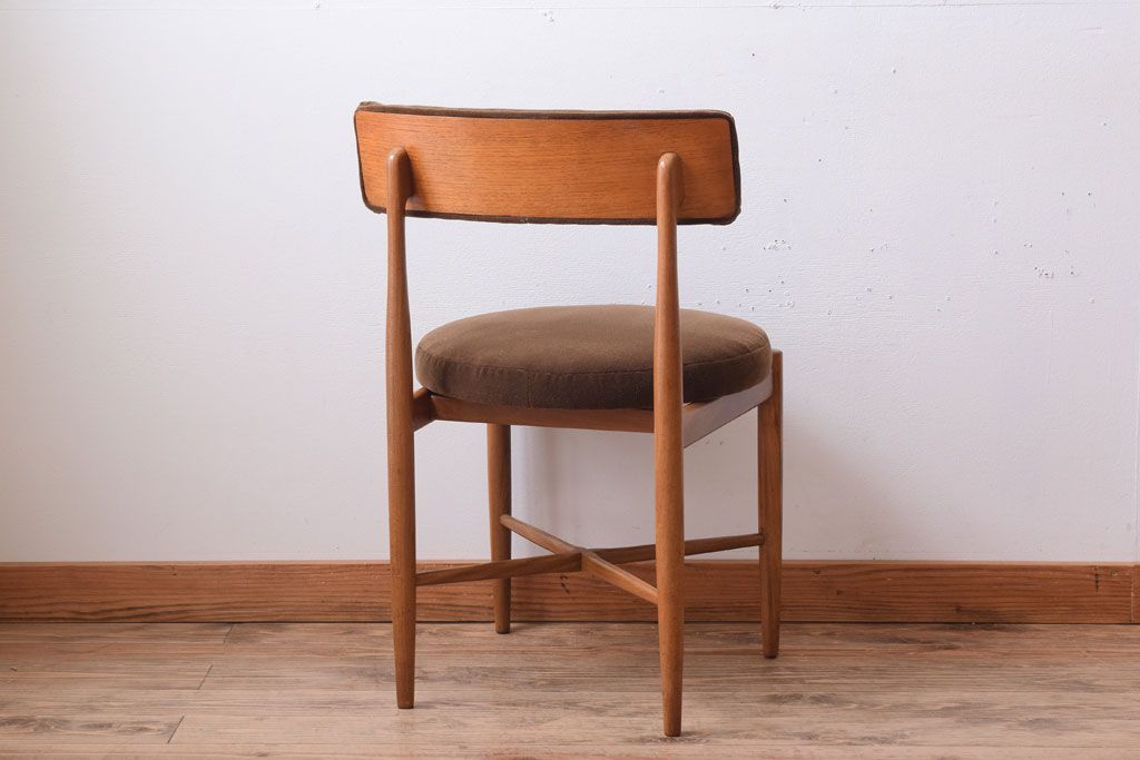 ヴィンテージ家具　北欧ビンテージ　G-PLAN(ジープラン)　チェア(ダイニングチェア)(2)