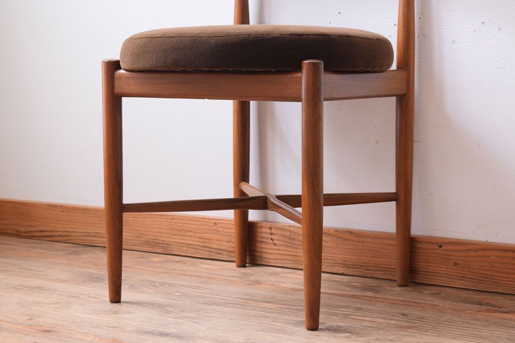 ヴィンテージ家具　北欧ビンテージ　G-PLAN(ジープラン)　チェア(ダイニングチェア)(3)