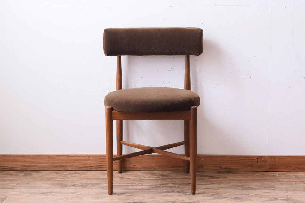 ヴィンテージ家具　北欧ビンテージ!G-PLAN(ジープラン)　お洒落なチェア(ダイニングチェア)