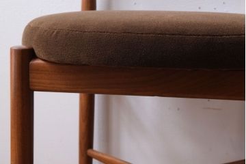 ヴィンテージ家具　北欧ビンテージ!G-PLAN(ジープラン)　お洒落なチェア(ダイニングチェア)
