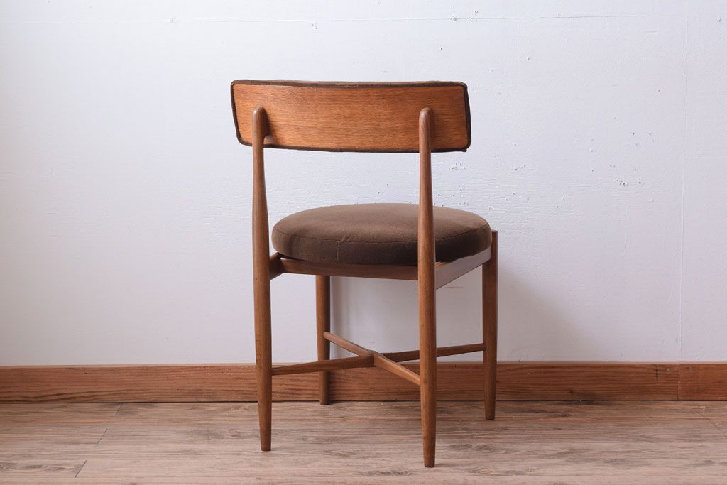 ヴィンテージ家具　北欧ビンテージ!G-PLAN(ジープラン)　お洒落なチェア(ダイニングチェア)