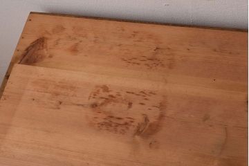 アンティーク家具　ナチュラルスタイル　モールガラス入り　和製アンティークの脚付き収納棚(戸棚)