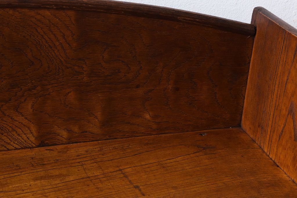 レトロ家具　レトロデザイン　古い木のアンティーク本箱