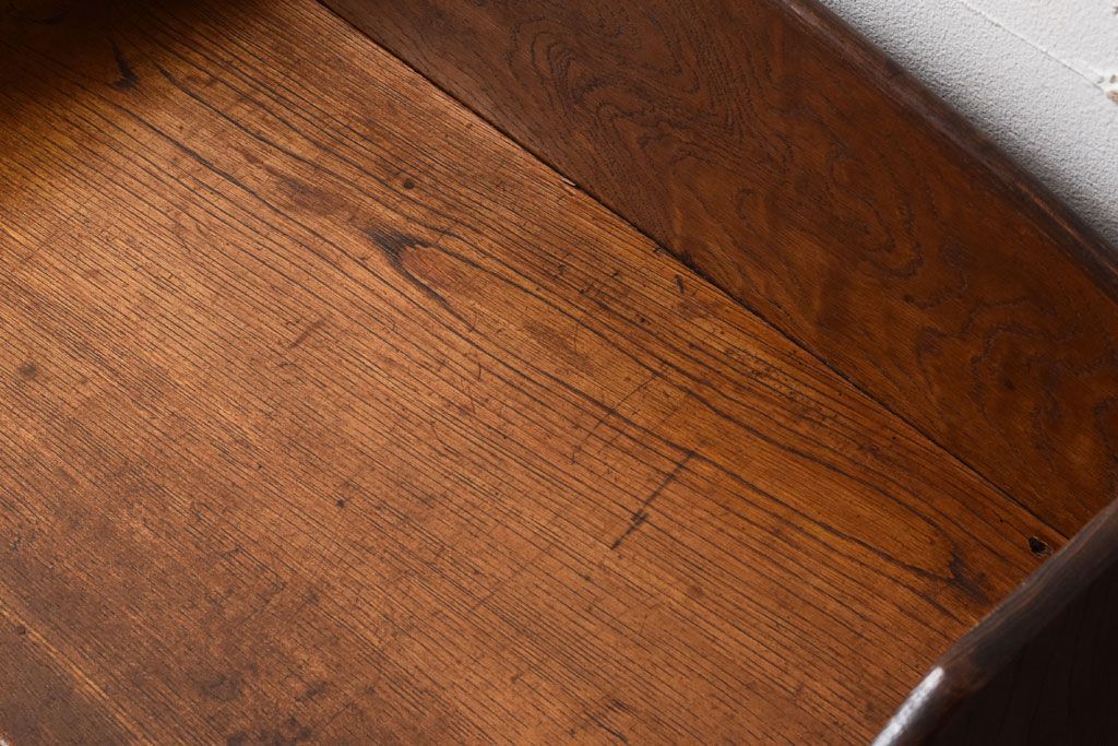 レトロ家具　レトロデザイン　古い木のアンティーク本箱