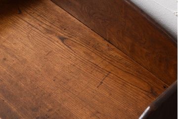 レトロ家具　レトロデザイン　古い木のアンティーク本箱