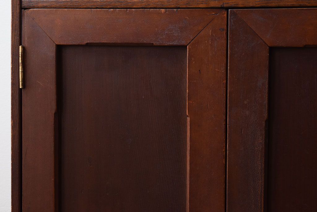 レトロ家具　レトロデザイン　古い木のアンティーク本箱