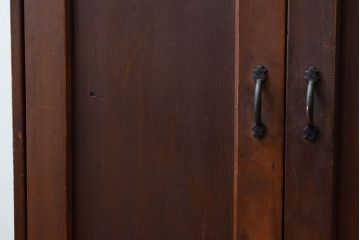 レトロ家具　レトロデザイン　古い木のアンティーク本箱