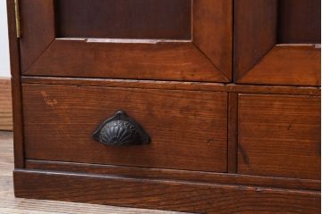 レトロ家具　レトロデザイン　古い木のアンティーク本箱