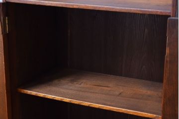 レトロ家具　レトロデザイン　古い木のアンティーク本箱