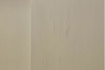 アンティーク家具　アンティークペイント　脚付き!モールガラス引き戸の小振りな食器棚