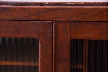 アンティーク家具　古い木製の小さなモールガラス扉収納棚