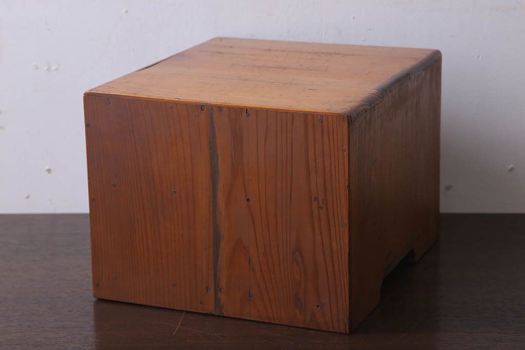 アンティーク家具　古い木製のアンティーク2杯小引き出し(1)