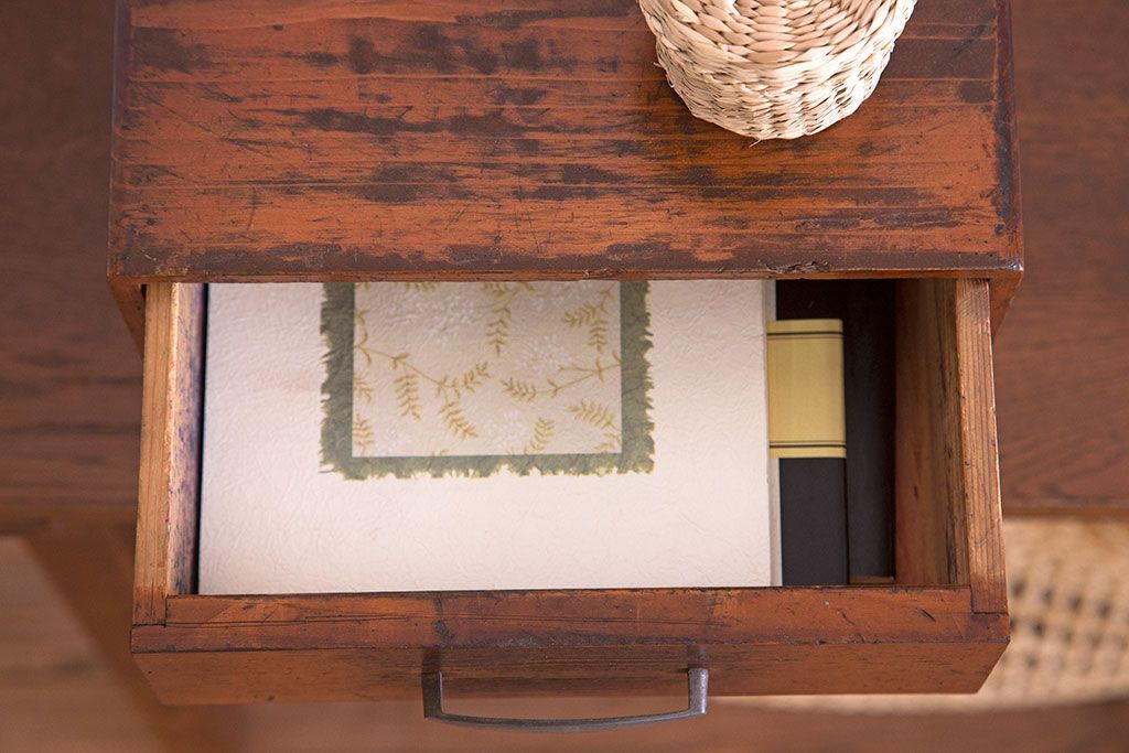 アンティーク家具　古い木製のアンティーク2杯小引き出し(2)