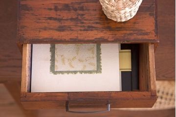 アンティーク家具　古い木製のアンティーク2杯小引き出し(2)