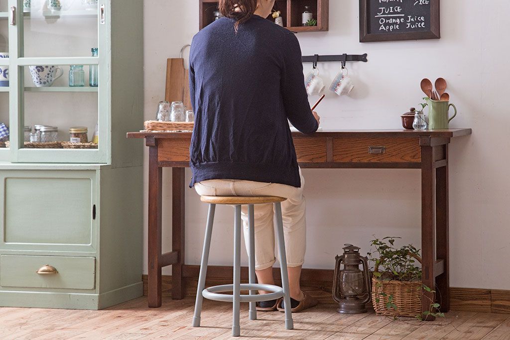 レトロ家具　昭和レトロ　古い木のシンプルな平机(デスク・作業台)(3)