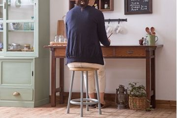 レトロ家具　昭和レトロ　古い木のシンプルな平机(デスク・作業台)(3)