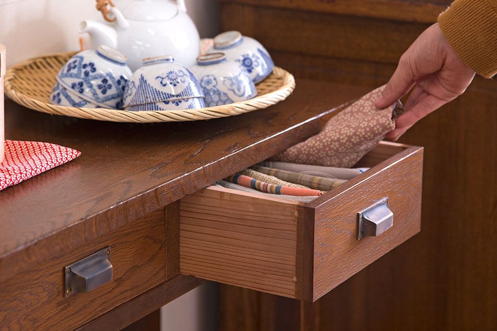 レトロ家具　昭和レトロ　古い木のシンプルな平机(デスク・作業台)(1)