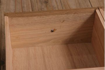 アンティーク家具　脚付き!モールガラス扉のアンティーク縦型収納棚