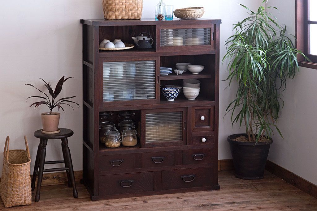 アンティーク家具　和製アンティーク　前面欅材のモールガラス引き戸収納棚