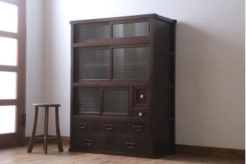 アンティーク家具　和製アンティーク　前面欅材のモールガラス引き戸収納棚