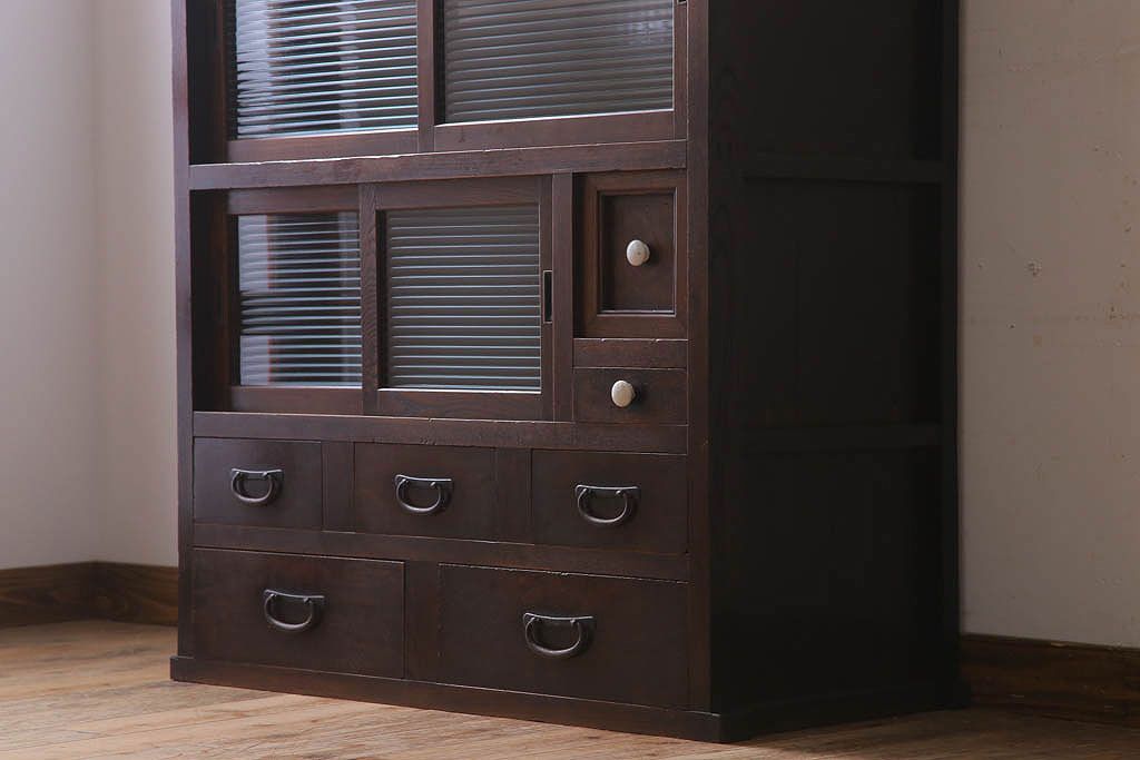 アンティーク家具　和製アンティーク　前面欅材のモールガラス引き戸収納棚